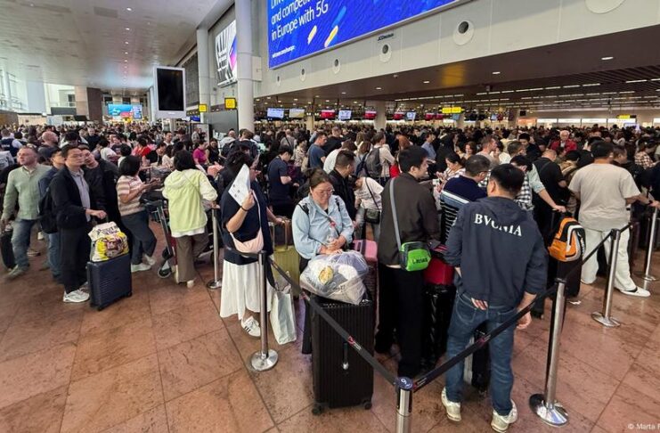 Un ciberataque afecta a grandes aeropuertos europeos – DW – 20/09/2025