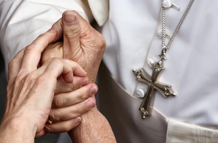 “Dilexi te”, León XIV: no se puede separar la fe del amor por los pobres